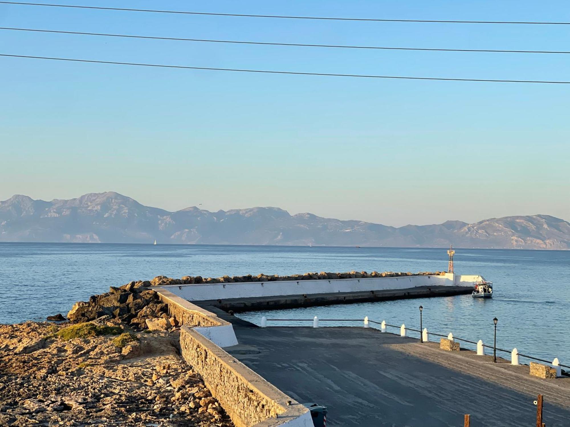 Kasos Almyra Beach Suites Frý Exteriér fotografie